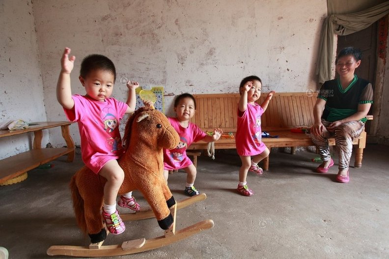 高齡產婦和她的三個娃