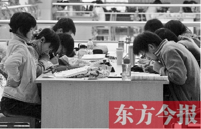 專家認為，內(nèi)地高校對學(xué)生創(chuàng)造性、自主性的培養(yǎng)不及港校