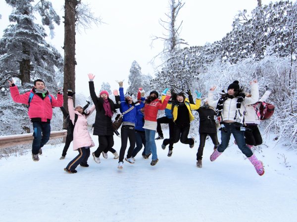 沐浴拜佛峨眉山，吉祥如意大家沾