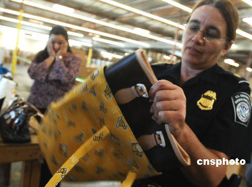 出國旅游海關(guān)檢查有講究 啥能帶啥不能帶？