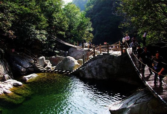 到五朵山來(lái)消暑 學(xué)子更享優(yōu)惠價(jià) 到五朵山來(lái)消暑 學(xué)子更享優(yōu)惠價(jià)