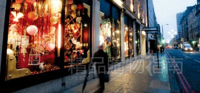 在圣誕節(jié),即使window shopping也很美好。