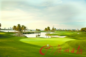 　　球場黃昏景色迷人。　　