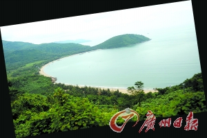 長長的沙灘海岸。