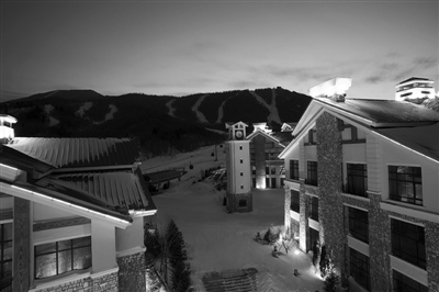 　　俯瞰亞布力,一個安靜的東北小鎮(zhèn),俄語“蘋果園”的意思?！? oldsrc=