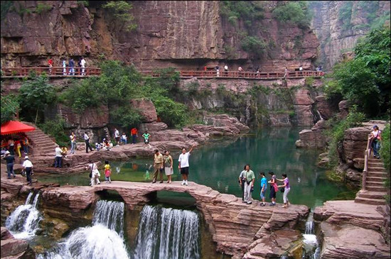 焦作市榮獲2013年度中國(guó)旅游競(jìng)爭(zhēng)力百?gòu)?qiáng)城市稱(chēng)號(hào)