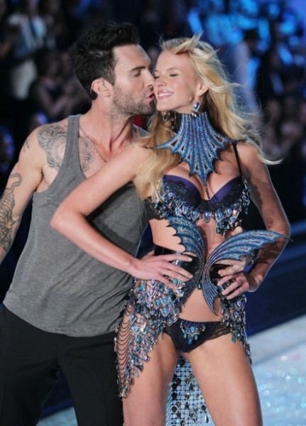 誰(shuí)能有幸約會(huì)天使？維秘超模們的男星后宮團(tuán)