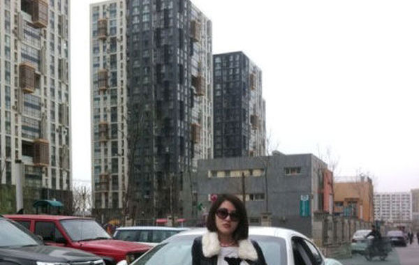 郭美美的座駕瑪莎拉蒂購(gòu)于2011年4月2日，購(gòu)車款為240萬(wàn)元。