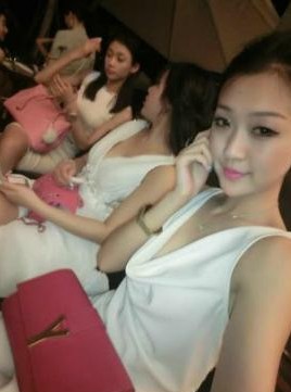 眾多嫩模曬現(xiàn)場(chǎng)圖 眾多嫩模曬現(xiàn)場(chǎng)圖