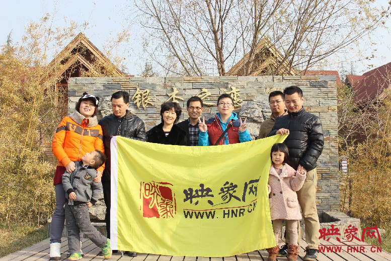 來(lái)張小合影，好多朋友都在其他地方玩，已經(jīng)嗨的叫不回來(lái)……