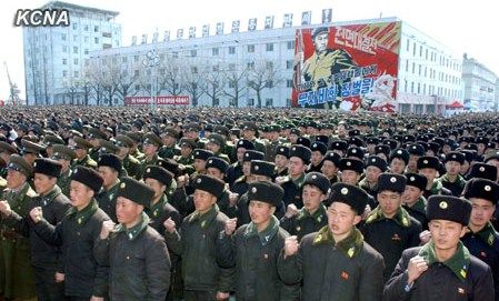 朝鮮黃海北道、咸鏡南道和南浦市11日舉行軍民大會(huì)，支持朝鮮人民軍最高司令部發(fā)言人聲明。