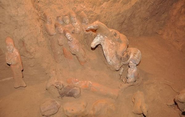 陜西省文物局對外公布了日前發(fā)掘的唐代女官上官婉兒墓葬的照片。