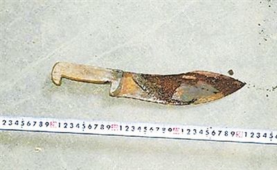 嫌疑人帶到現(xiàn)場(chǎng)的刀具