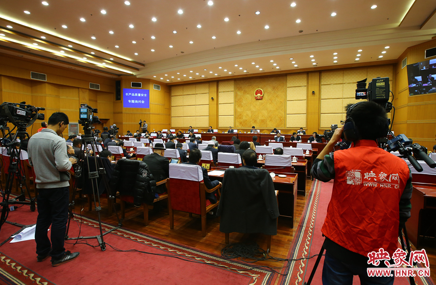 映象網(wǎng)對(duì)專題詢問(wèn)會(huì)進(jìn)行全程直播。