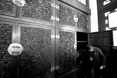      黃花梨家具。