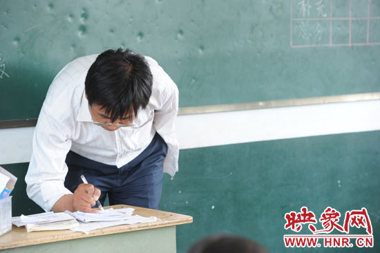 圖為王格現(xiàn)在課堂上。