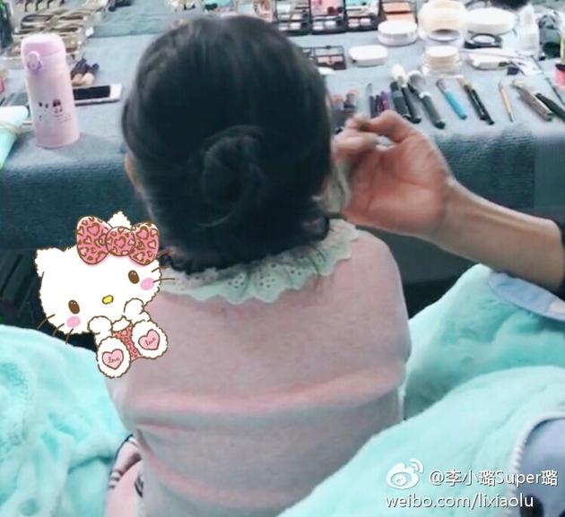 甜馨巧妙回答阿姨問話 網(wǎng)友:段子手已上線 甜馨巧妙回答阿姨問話 網(wǎng)友:段子手已上線