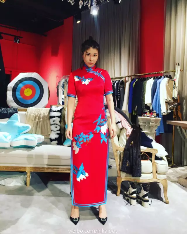 上海一女子自曝每月開(kāi)銷(xiāo)12萬(wàn),被網(wǎng)友罵上頭條！