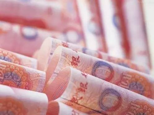 對(duì)增收潛力大、帶動(dòng)能力強(qiáng)的7大群體（技能人才、新型職業(yè)農(nóng)民、科研人員、小微企業(yè)創(chuàng)業(yè)者、企業(yè)經(jīng)營(yíng)管理人、基層干部隊(duì)伍、有勞動(dòng)能力困難群體）實(shí)施激勵(lì)計(jì)劃，推出差別化收入分配激勵(lì)政策，帶動(dòng)城鄉(xiāng)居民實(shí)現(xiàn)總體增收。