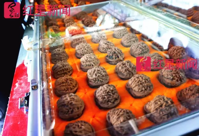 文玩核桃遇冷由幾萬一對降到5元沒人要？商戶否認