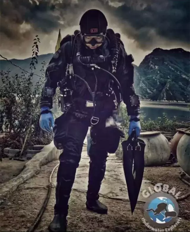 兩名潛水員水下探索遇難被疑遭電擊 或?qū)俜欠y(cè)繪