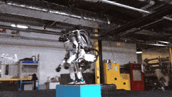 人形機器人阿特拉斯會后空翻了 網(wǎng)友:細思極恐