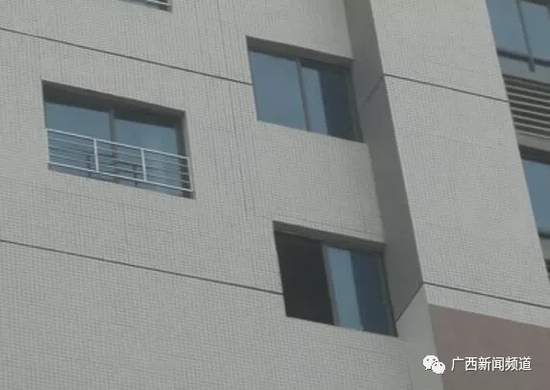 12日上午，經(jīng)過醫(yī)院治療后，女子華某已經(jīng)清醒，并能開口說話。華某對民警說：