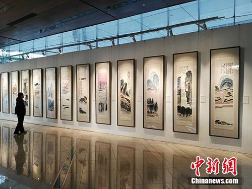 齊白石作品《山水十二條屏》在北京展出。<a target='_blank'  _fcksavedurl='http://www.chinanews.com/' _fcksavedurl='http://www.chinanews.com/' >中新網(wǎng)</a>記者 宋宇晟 攝
