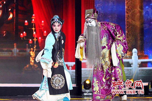 《梨園春》"中國豫劇百團(tuán)爭霸"總決賽舉行 獻(xiàn)禮建黨95周年