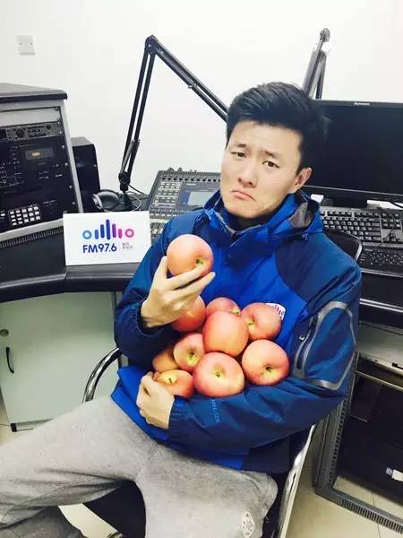 看來，我真的要裸了……