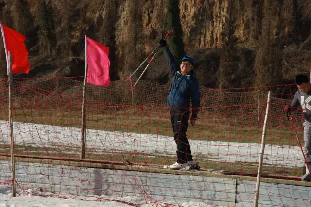 這幾個(gè)帥氣的姿勢(shì)，真的像專業(yè)級(jí)選手了呢