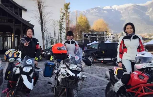 中間是菲菲？