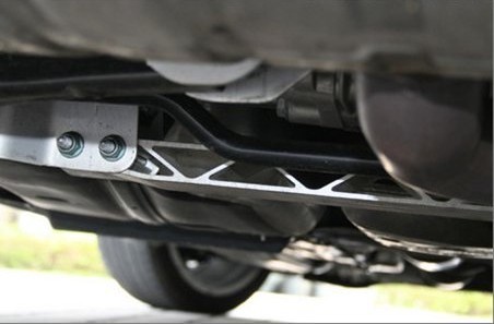 雨后汽車保養(yǎng)重要，別忘清潔汽車底盤