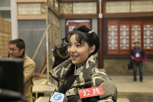 《大河兒女》演員接受媒體專訪。