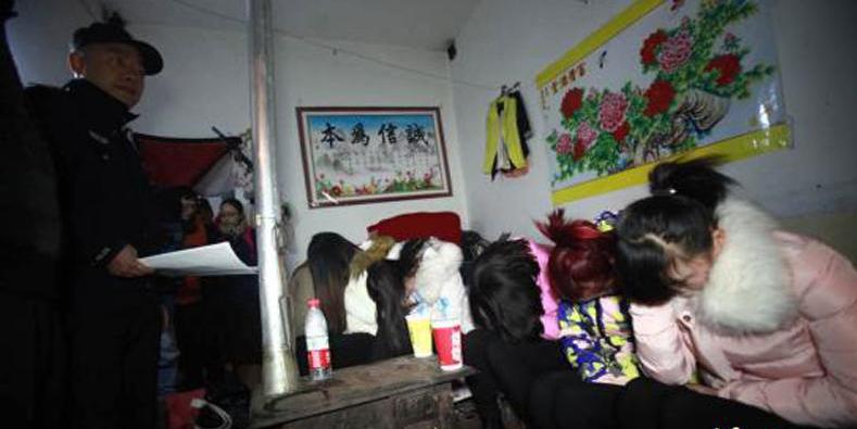 西安警方夜查城中村抓獲17名 西安警方夜查城中村抓獲17名