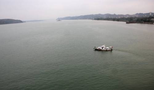 女子跳橋失蹤 網(wǎng)友指責(zé)警方處警不當(dāng) 女子跳橋失蹤 網(wǎng)友指責(zé)警方處警不當(dāng)