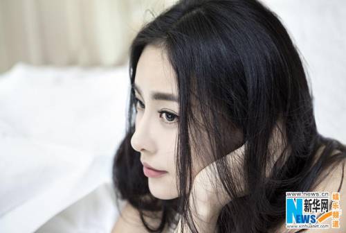 賈青冬日性感寫真 慵懶隨性笑靨如花 賈青冬日性感寫真 慵懶隨性笑靨如花