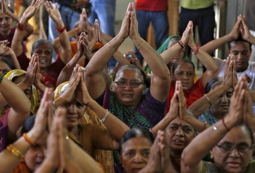 世界各地民眾為尼泊爾地震遇難者祈禱 世界各地民眾為尼泊爾地震遇難者祈禱