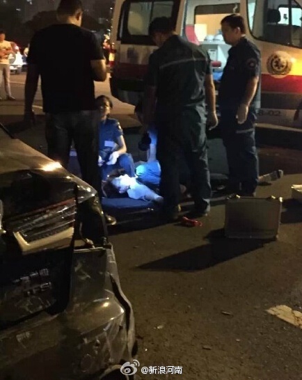 大學(xué)生騎電動(dòng)車飆車 100邁追尾身亡