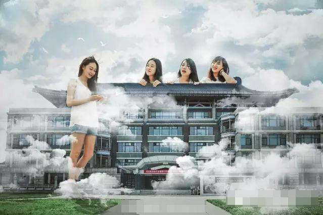 大學畢業(yè)爭拍創(chuàng)意照 北大女生化身巨人 大學畢業(yè)爭拍創(chuàng)意照 北大女生化身巨人