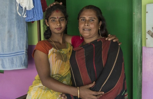 印度變性人社區(qū):處在底層受歧視 印度變性人社區(qū):處在底層受歧視