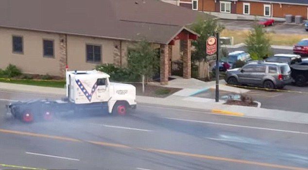 男子駕卡車飛越51米鴻溝刷新世界紀(jì)錄