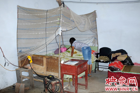 王書佳的環(huán)境及其簡陋。