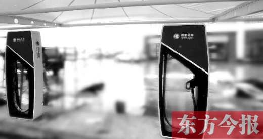 京港澳高速原陽服務區(qū)，已經進入調試階段的專為小型乘用電動汽車充電的快速充電樁站