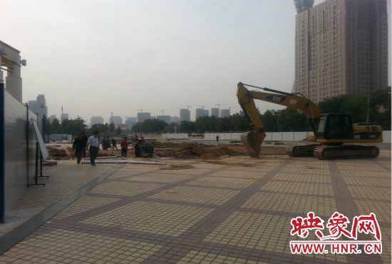 隴海路朝鳳路等三個(gè)站點(diǎn)已經(jīng)實(shí)施圍擋。