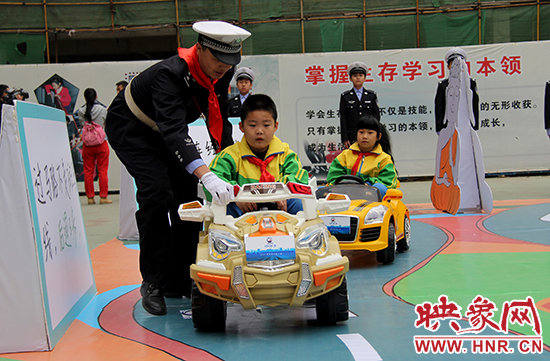 比賽現(xiàn)場(chǎng) 比賽現(xiàn)場(chǎng)