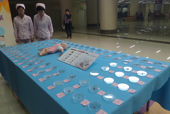 鄭州市兒童醫(yī)院舉行的首屆兒童氣道、食道異物展