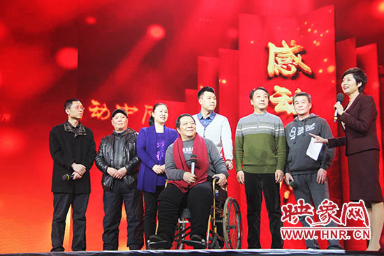 接力照顧高位截癱患者高新海的“隴海大院”愛心集體鄰居們。