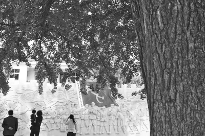 信陽市羅山縣何家沖村，當年紅二十五軍從這里出發(fā)。記者李文波攝影