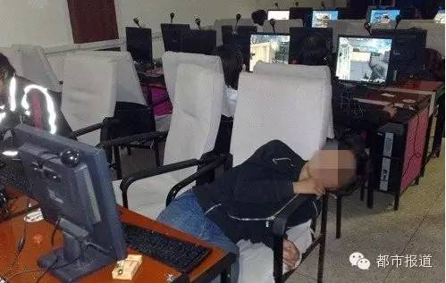 悲?。?5歲男孩上網(wǎng)5小時后猝死，事發(fā)鄭州 | 這些原因可能導(dǎo)致上網(wǎng)猝死，戳...